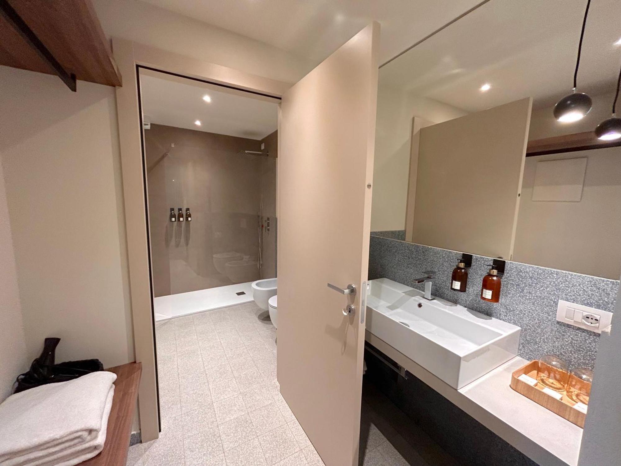 The Lake Suites Com - Luxury Stay In Лацизе Экстерьер фото