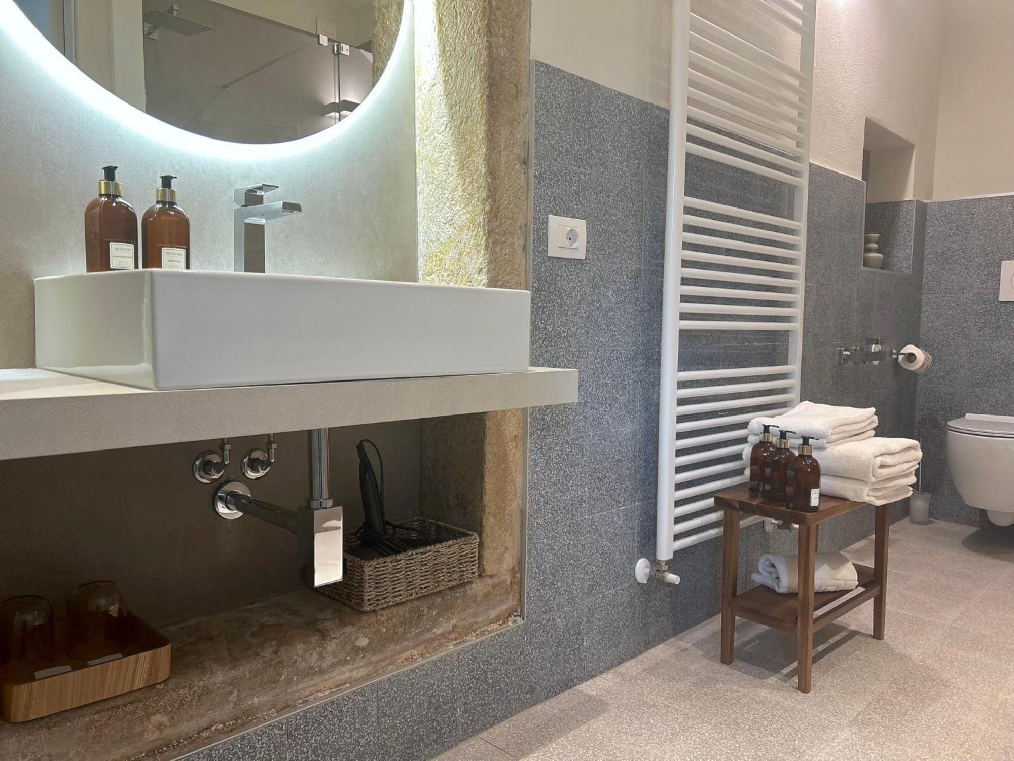 The Lake Suites Com - Luxury Stay In Лацизе Экстерьер фото