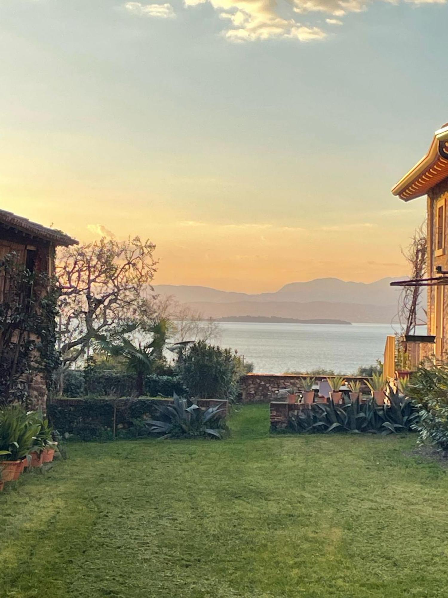 The Lake Suites Com - Luxury Stay In Лацизе Экстерьер фото